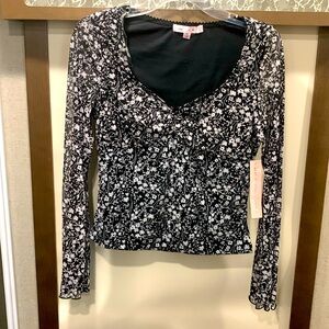 Crave Fame floral Shirt Size XL NEW Long Bell shear sleeves Black & White Beauty